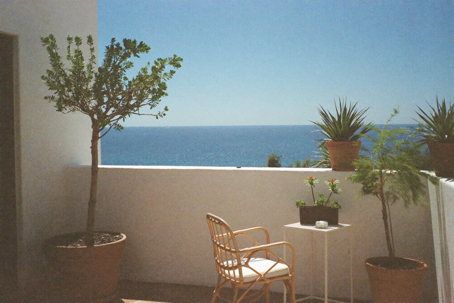Terraza de un apartamento turístico con vistas al mar